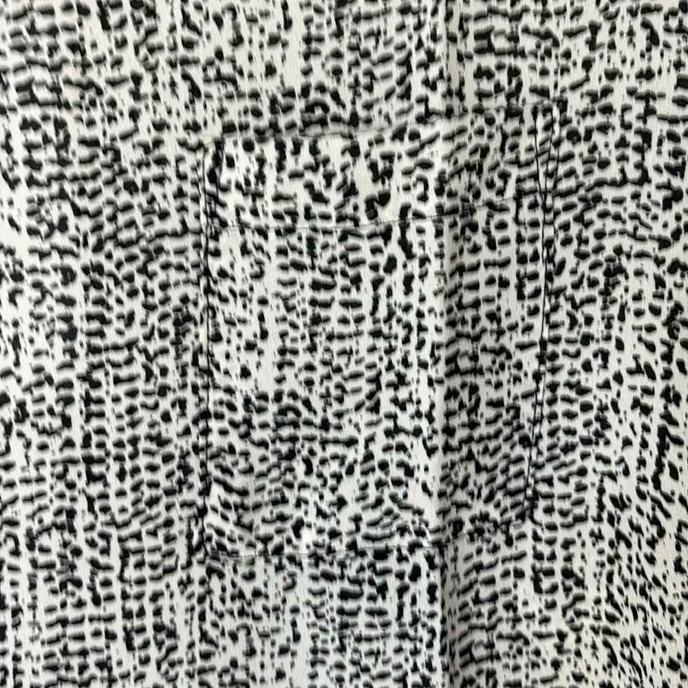 Three Eighty Two Owen Pocketed Tee Small Black and White - Picture 2 of 7